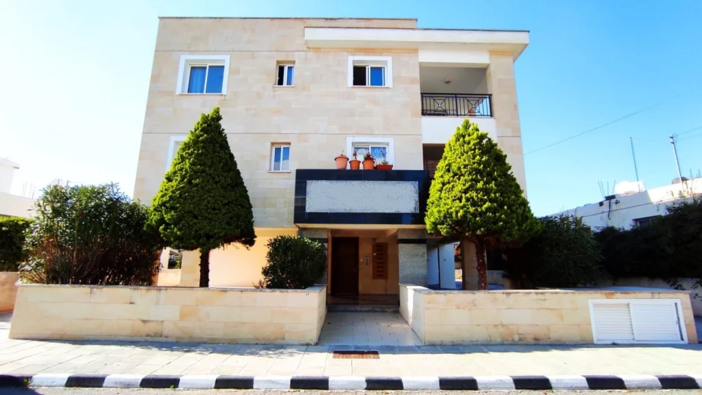 552m² Commercial for Sale in Paphos – Universal