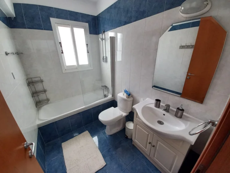 552m² Commercial for Sale in Paphos – Universal