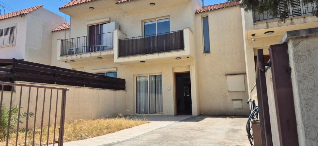 2 Bedroom House for Sale in Limassol – Linopetra