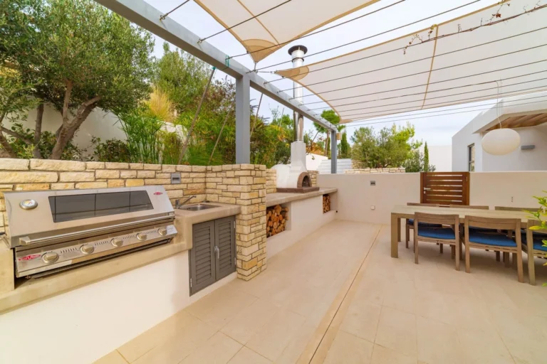 4 Bedroom House for Sale in Tsada, Paphos District