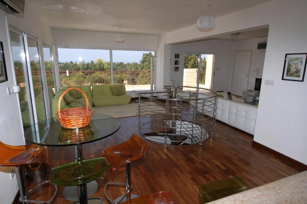 3 Bedroom Apartment for Sale in Paphos – Universal