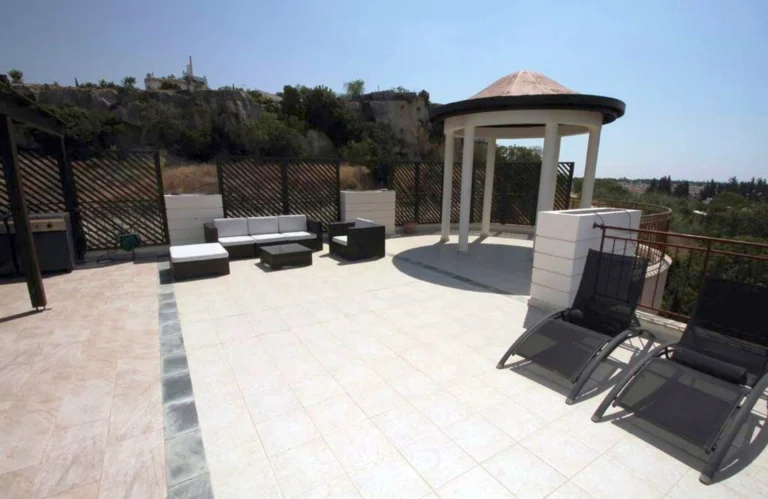 3 Bedroom Apartment for Sale in Paphos – Universal