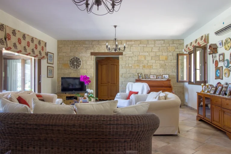4 Bedroom House for Sale in Episkopi, Paphos District