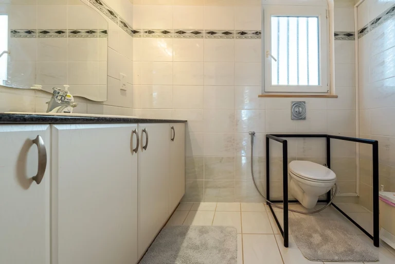 5 Bedroom House for Sale in Tala, Paphos District