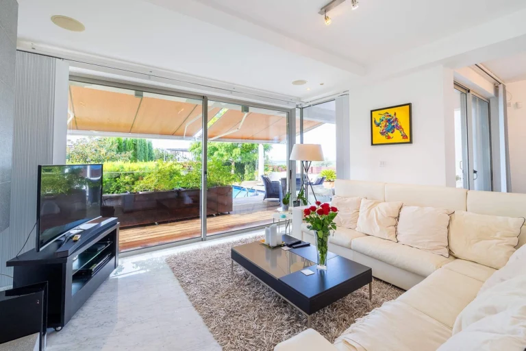 4 Bedroom House for Sale in Neo Chorio Pafou, Paphos District