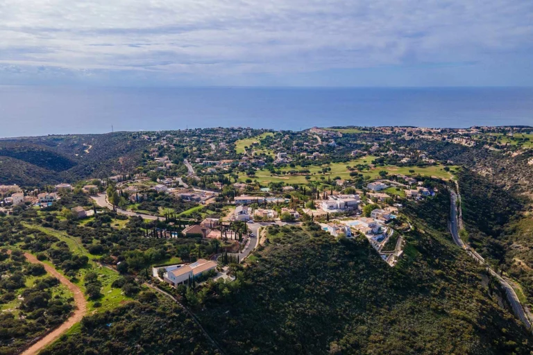 7,474m² Plot for Sale in Paphos District