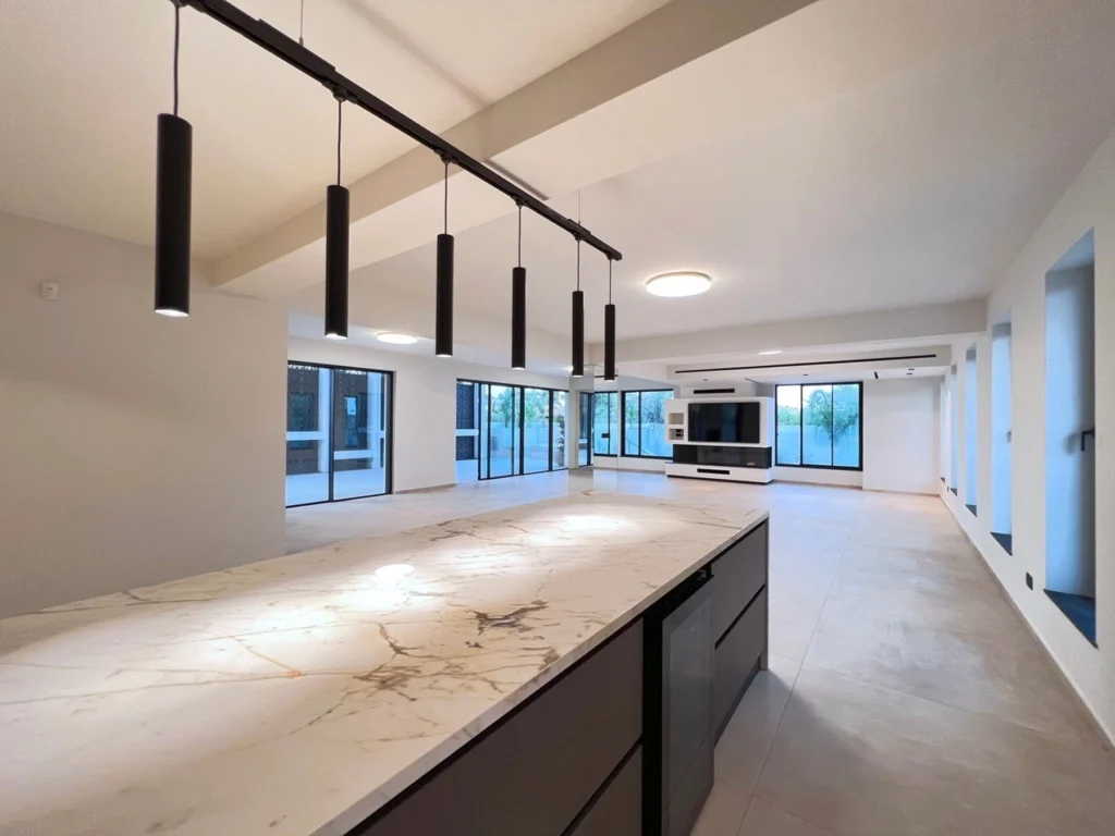 6+ Bedroom House for Sale in Latsia, Nicosia District