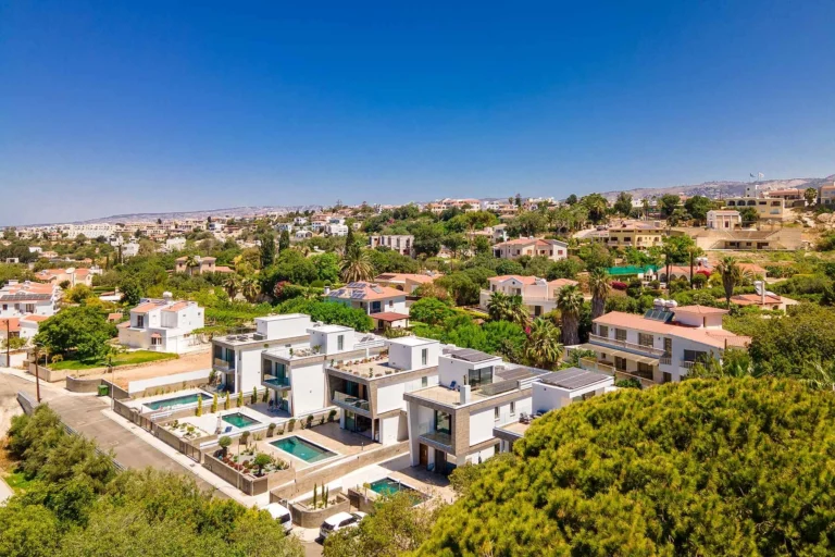 4 Bedroom House for Sale in Chlorakas, Paphos District