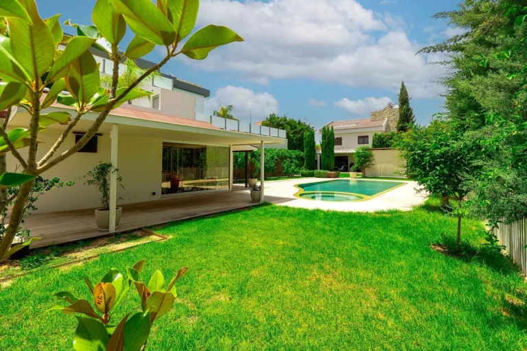 6+ Bedroom House for Sale in Aradippou, Larnaca District