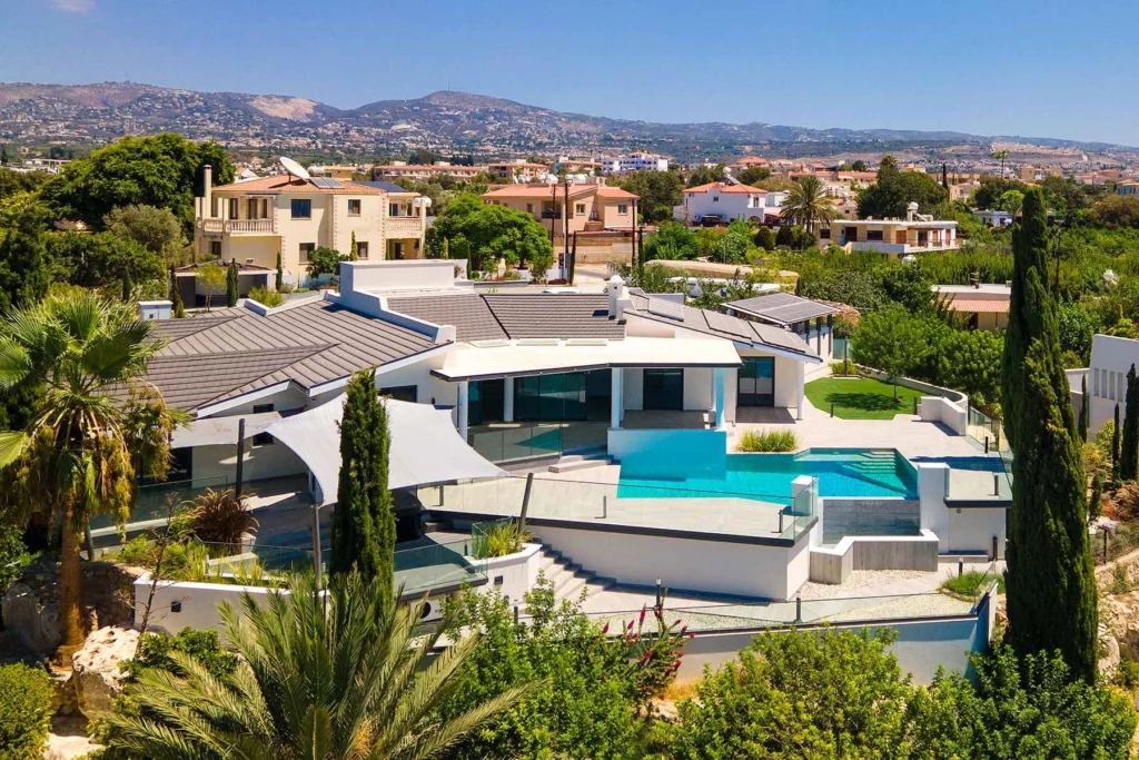 5 Bedroom House for Sale in Kissonerga, Paphos District