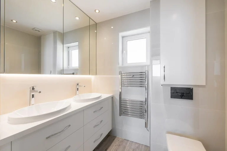 5 Bedroom House for Sale in Kissonerga, Paphos District