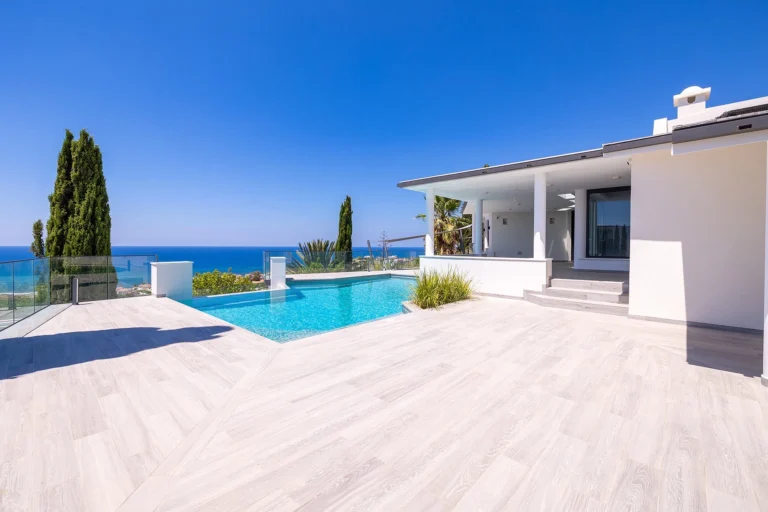 5 Bedroom House for Sale in Kissonerga, Paphos District