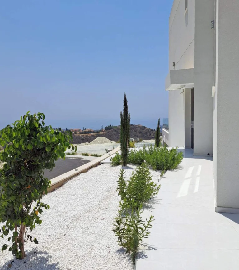 6+ Bedroom House for Sale in Agios Tychonas, Limassol District