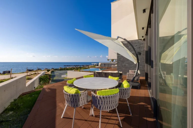 3 Bedroom House for Sale in Tombs Of the Kings, Paphos District