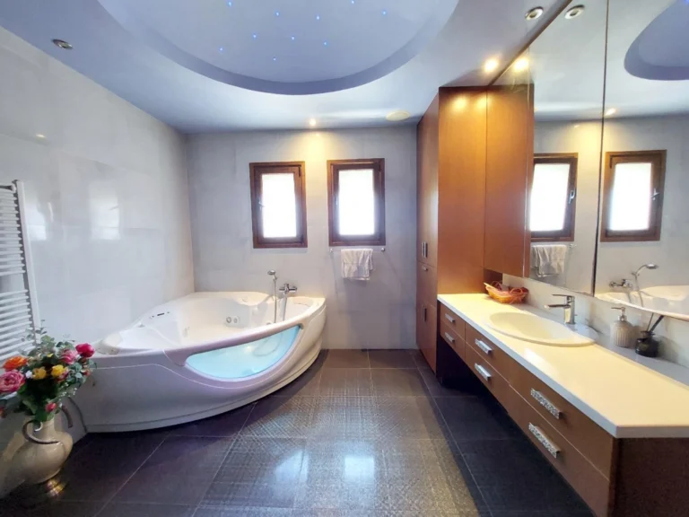 4 Bedroom House for Sale in Palodeia, Limassol District