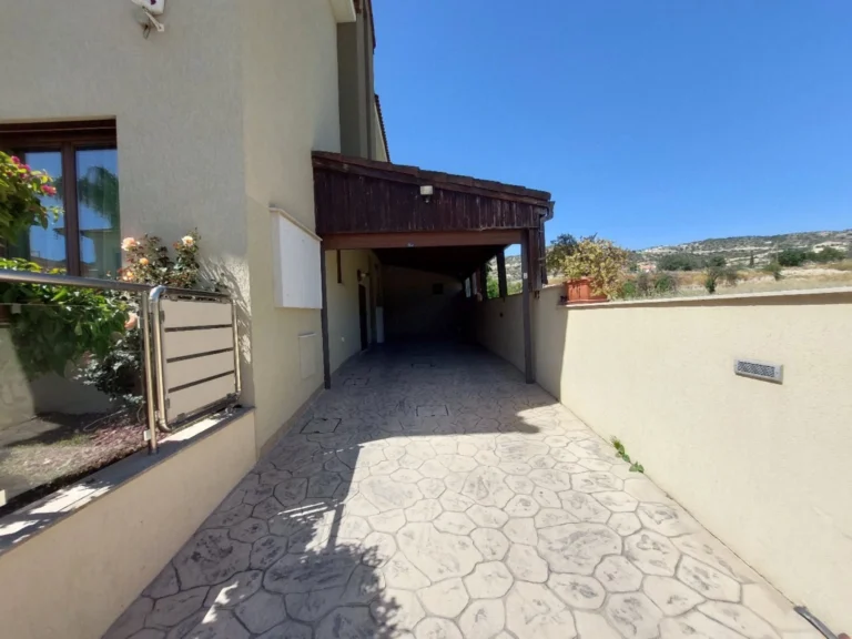 4 Bedroom House for Sale in Palodeia, Limassol District