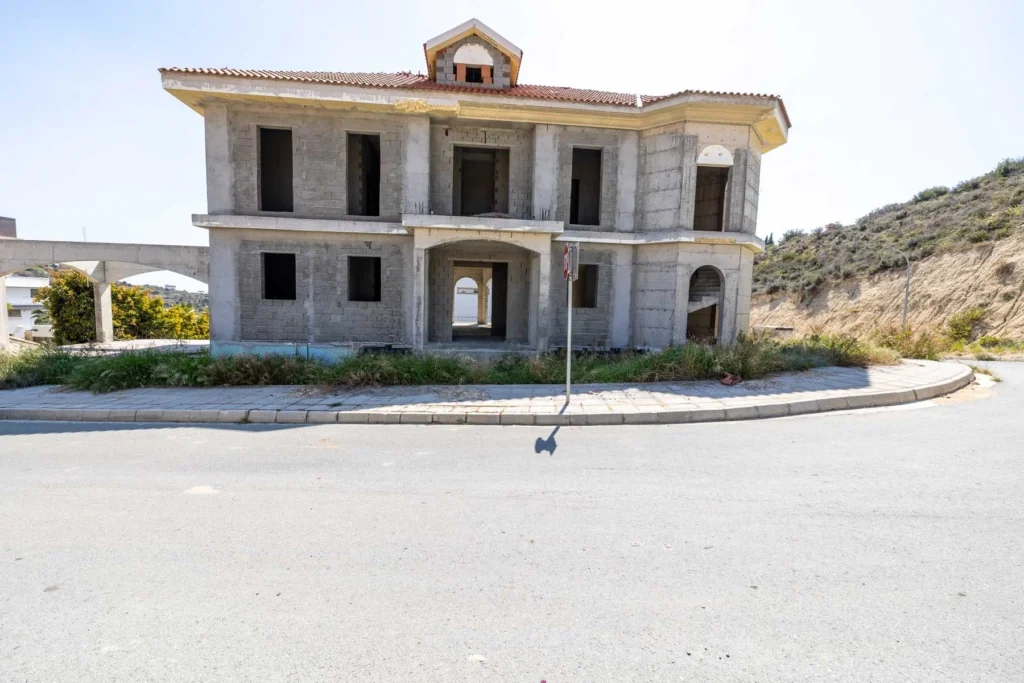 4 Bedroom House for Sale in Limassol – Agios Athanasios