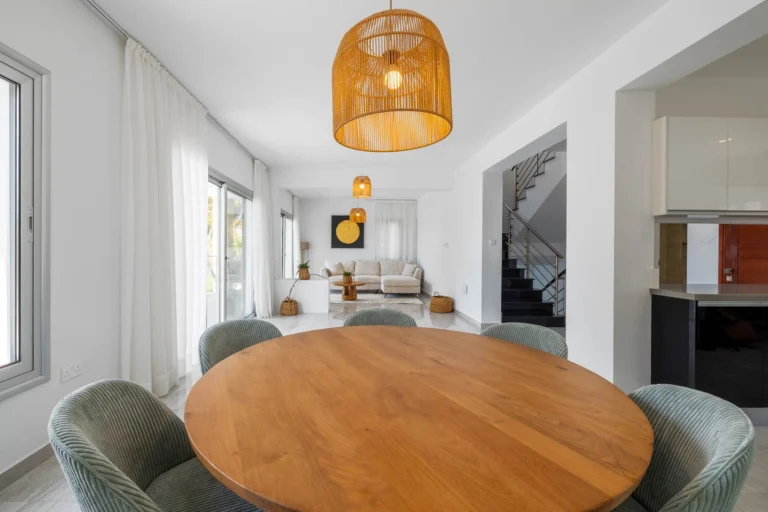 5 Bedroom House for Sale in Kissonerga, Paphos District