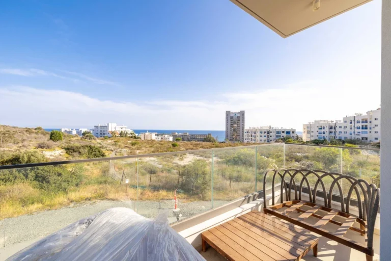 2 Bedroom Apartment for Sale in Agios Tychonas, Limassol District