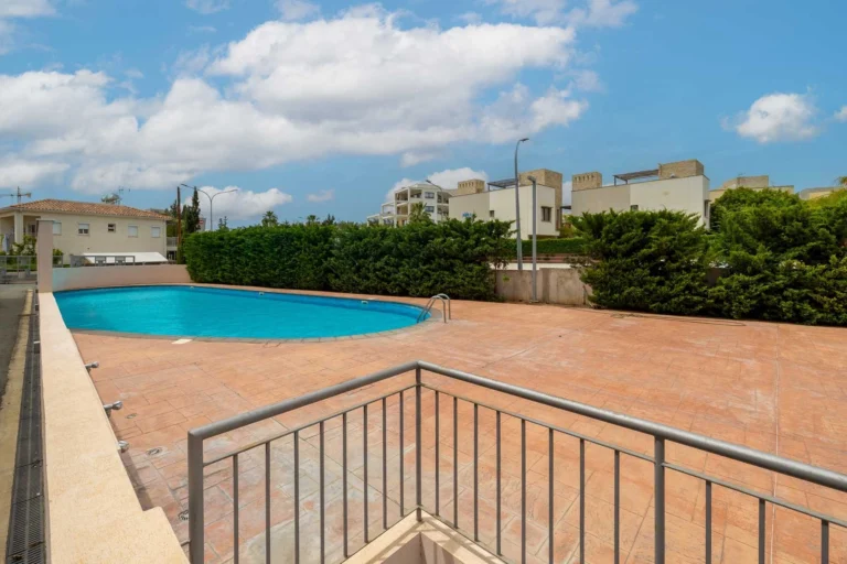 4 Bedroom Apartment for Sale in Agios Tychonas, Limassol District