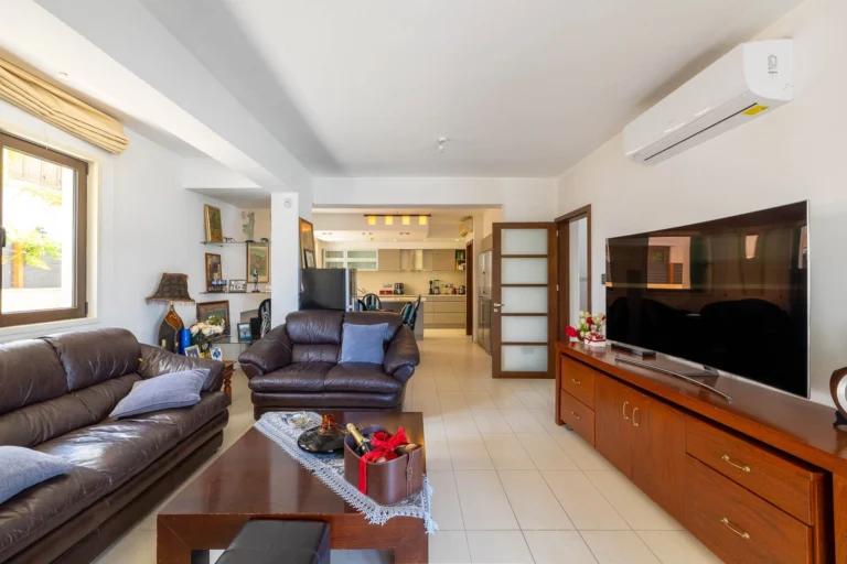 4 Bedroom House for Sale in Agios Nikolaos, Larnaca District