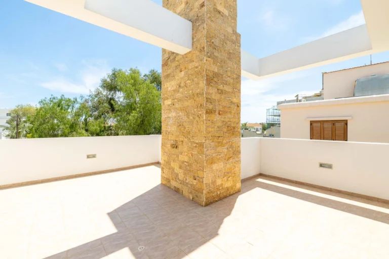 4 Bedroom House for Sale in Agios Nikolaos, Larnaca District