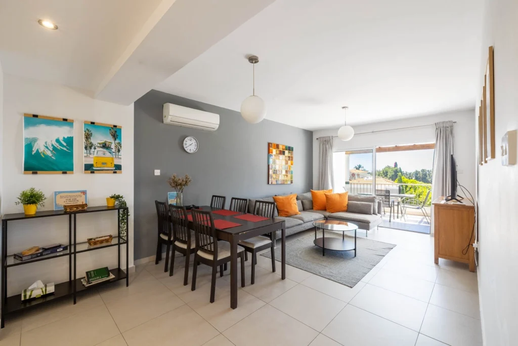 3 Bedroom Apartment for Sale in Paphos – Universal