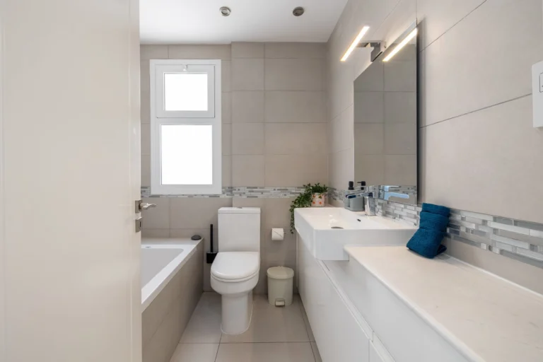 3 Bedroom Apartment for Sale in Paphos – Universal