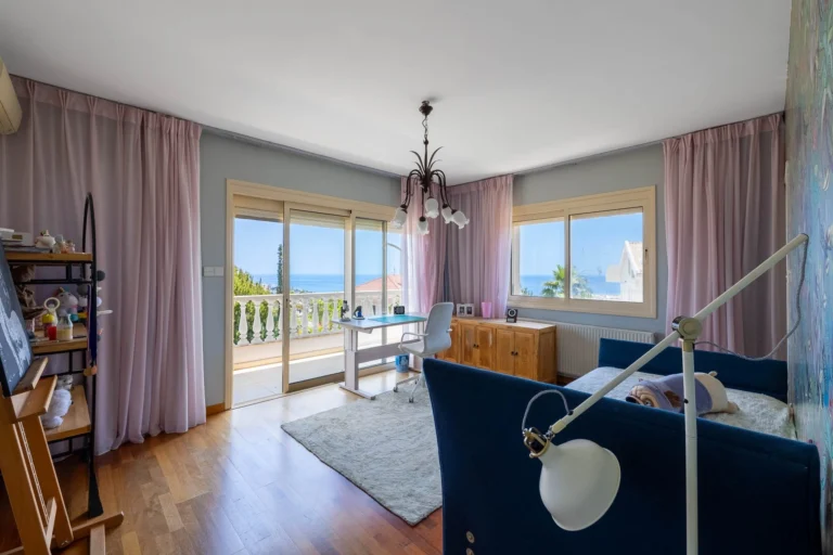 5 Bedroom House for Sale in Agios Tychonas, Limassol District