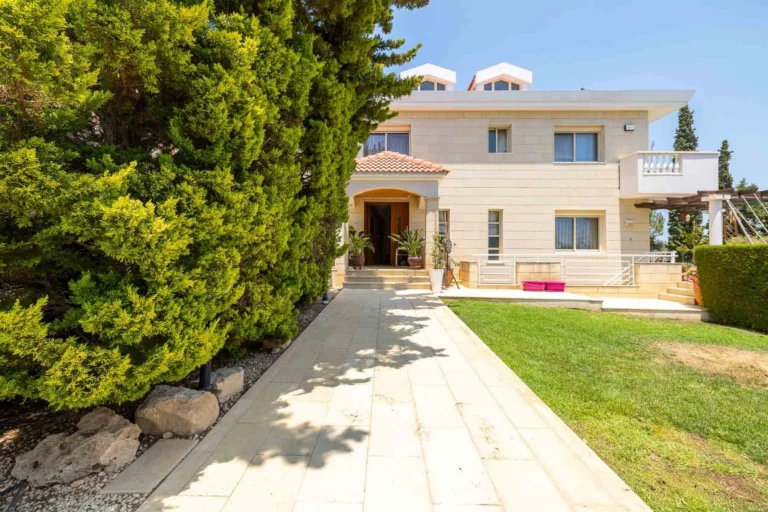 5 Bedroom House for Sale in Agios Tychonas, Limassol District