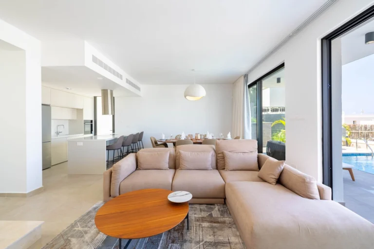 3 Bedroom House for Sale in Chlorakas, Paphos District