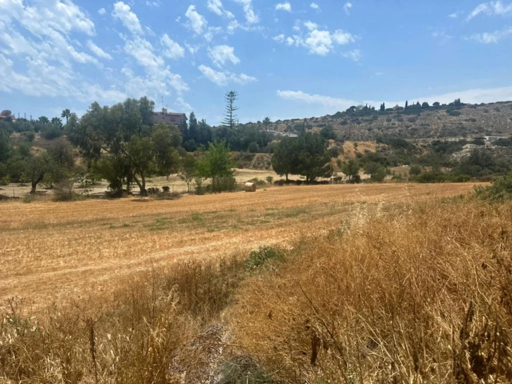 6,292m² Plot for Sale in Agios Tychonas, Limassol District