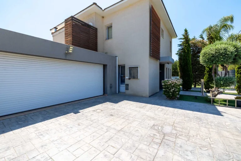 3 Bedroom House for Sale in Agios Tychonas, Limassol District
