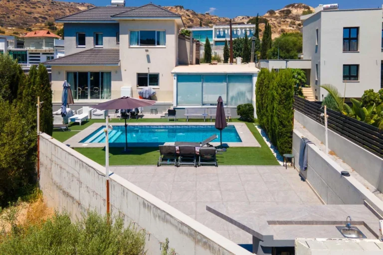 3 Bedroom House for Sale in Agios Tychonas, Limassol District