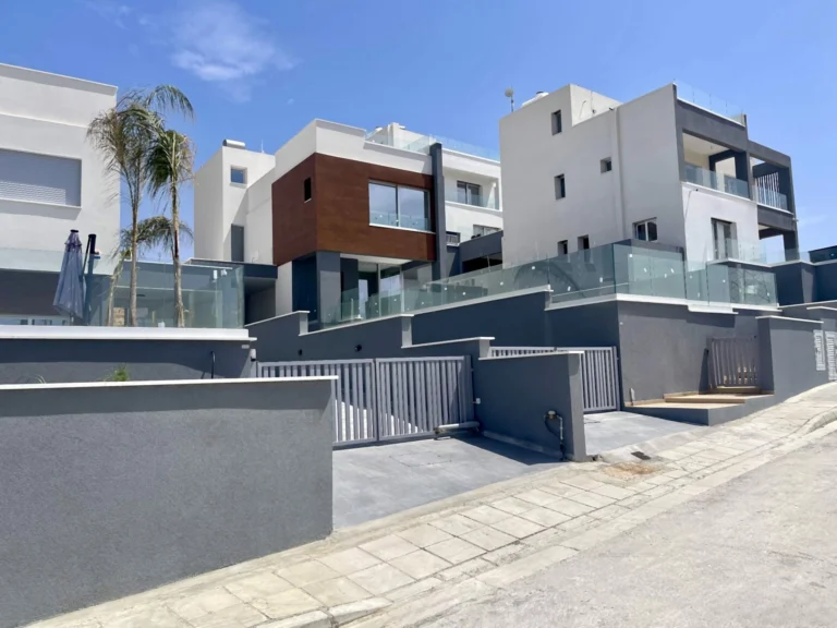 3 Bedroom House for Sale in Parekklisia, Limassol District