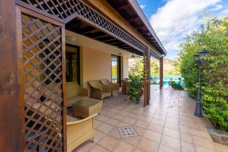 4 Bedroom House for Sale in Mosfiloti, Larnaca District