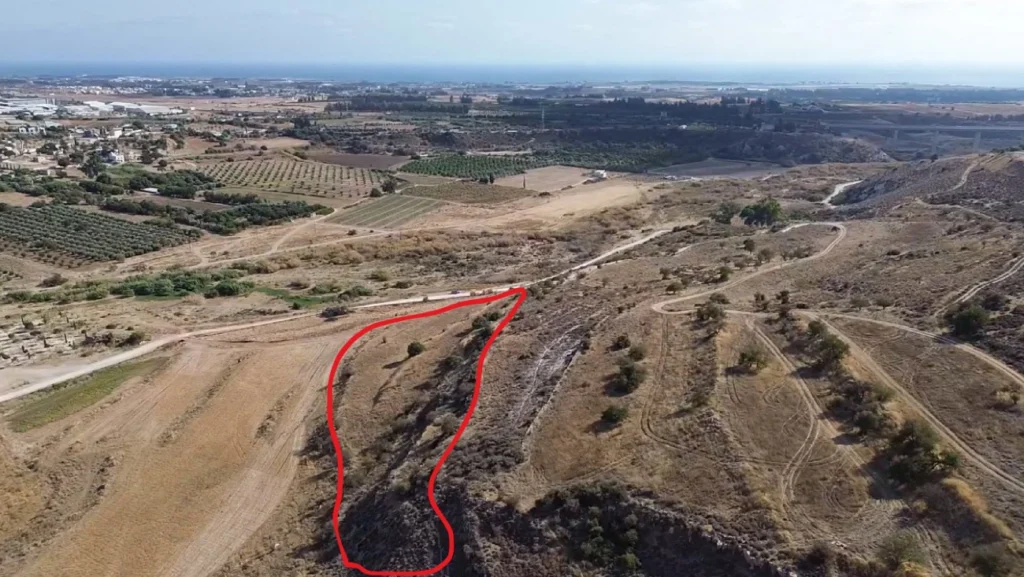 8,696m² Plot for Sale in Agia Varvara, Paphos District