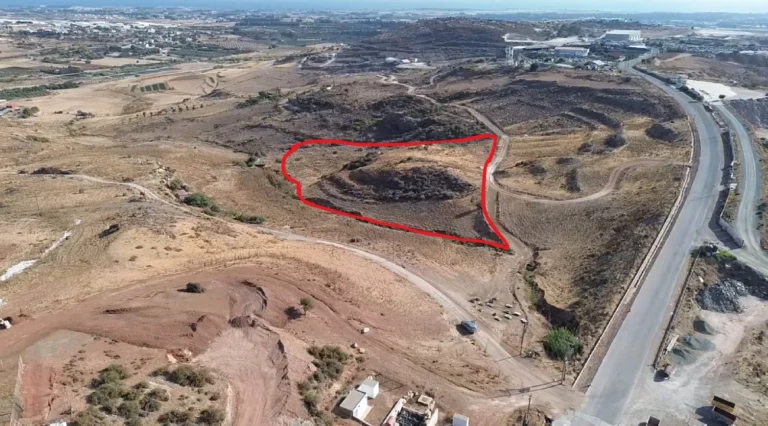 10,368m² Plot for Sale in Agia Varvara, Paphos District