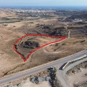 10,368m² Plot for Sale in Agia Varvara, Paphos District