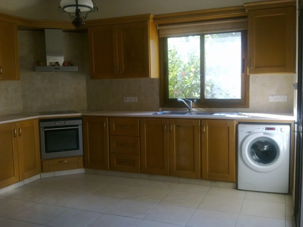 4 Bedroom House for Sale in Parekklisia, Limassol District
