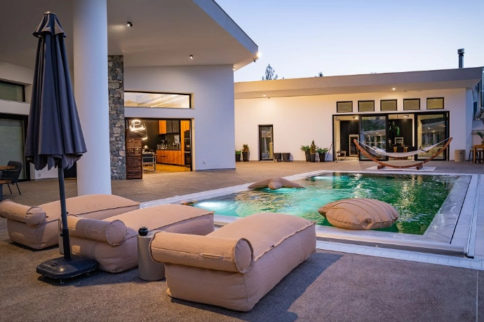 6+ Bedroom House for Sale in Louvaras, Limassol District