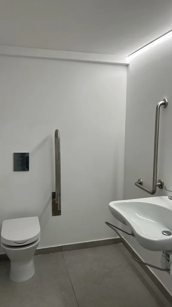 200m² Office for Rent in Limassol District