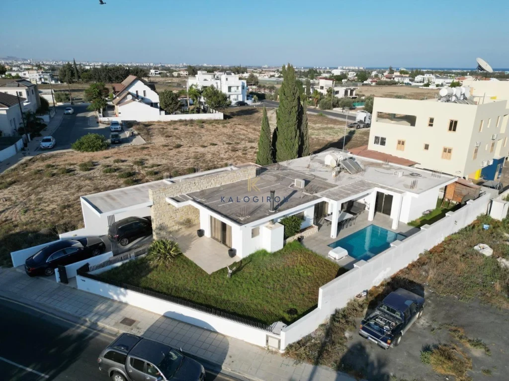 4 Bedroom House for Sale in Dromolaxia, Larnaca District