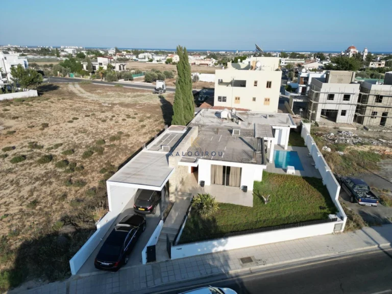 Cheap Houses and Villas for Sale Larnaca up to 500000 euro