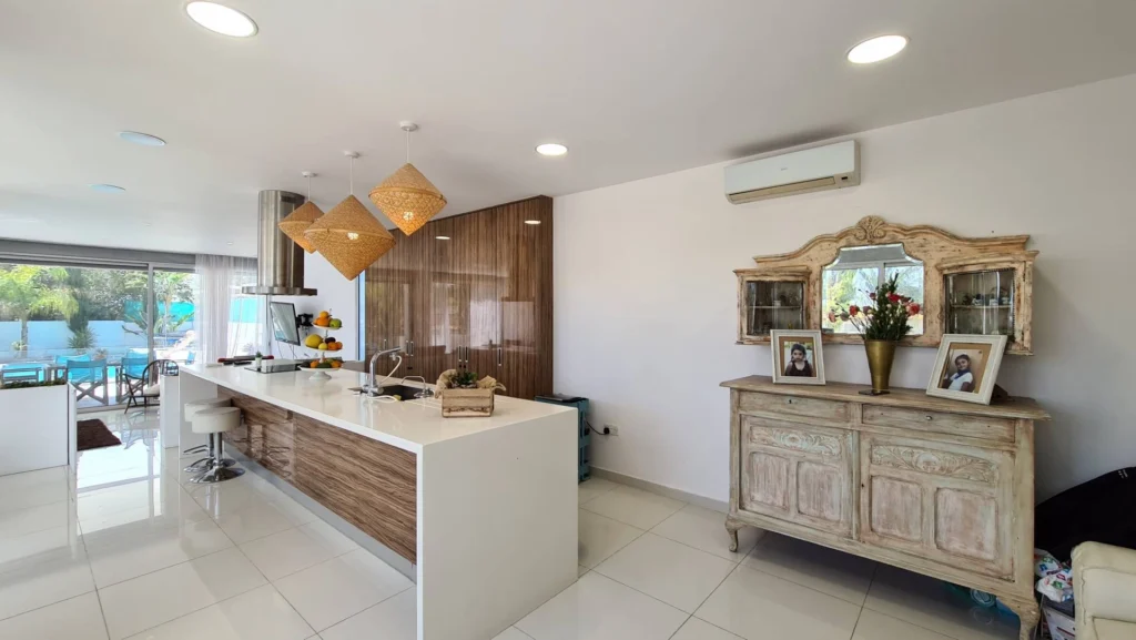 4 Bedroom House for Sale in Ypsonas, Limassol District