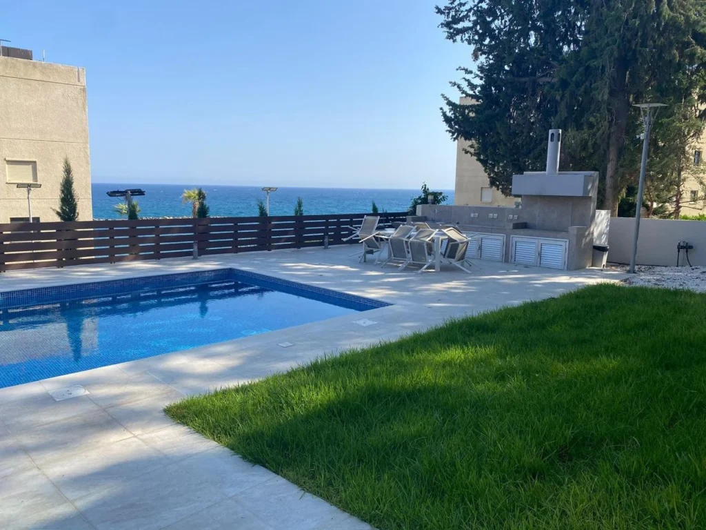 3 Bedroom Apartment for Sale in Agios Tychonas, Limassol District