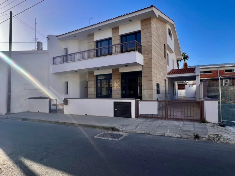 Cheap Houses and Villas for Sale Larnaca up to 500000 euro