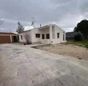 2 Bedroom House for Sale in Alassa, Limassol District