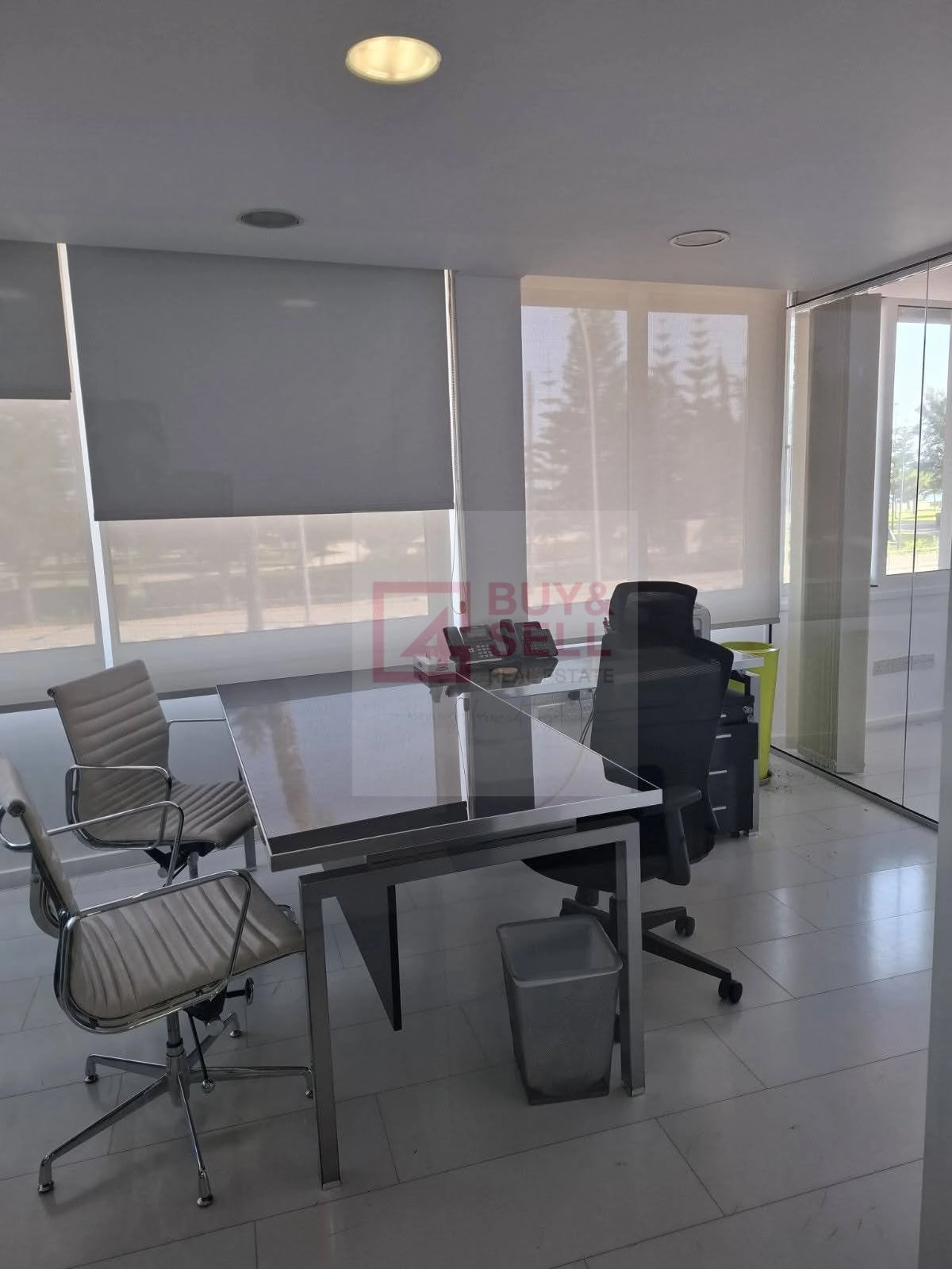 235m² Office for Rent