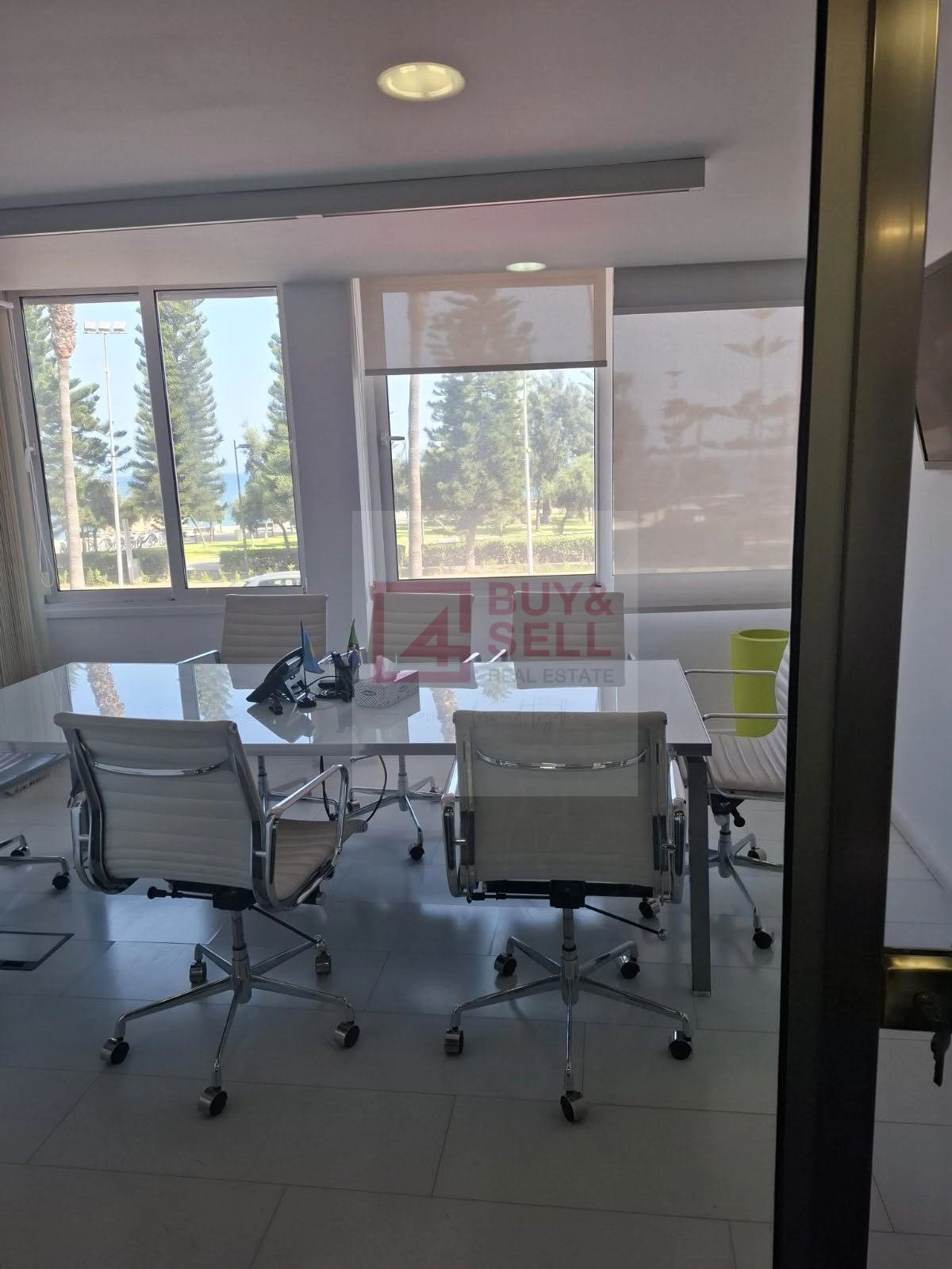 235m² Office for Rent